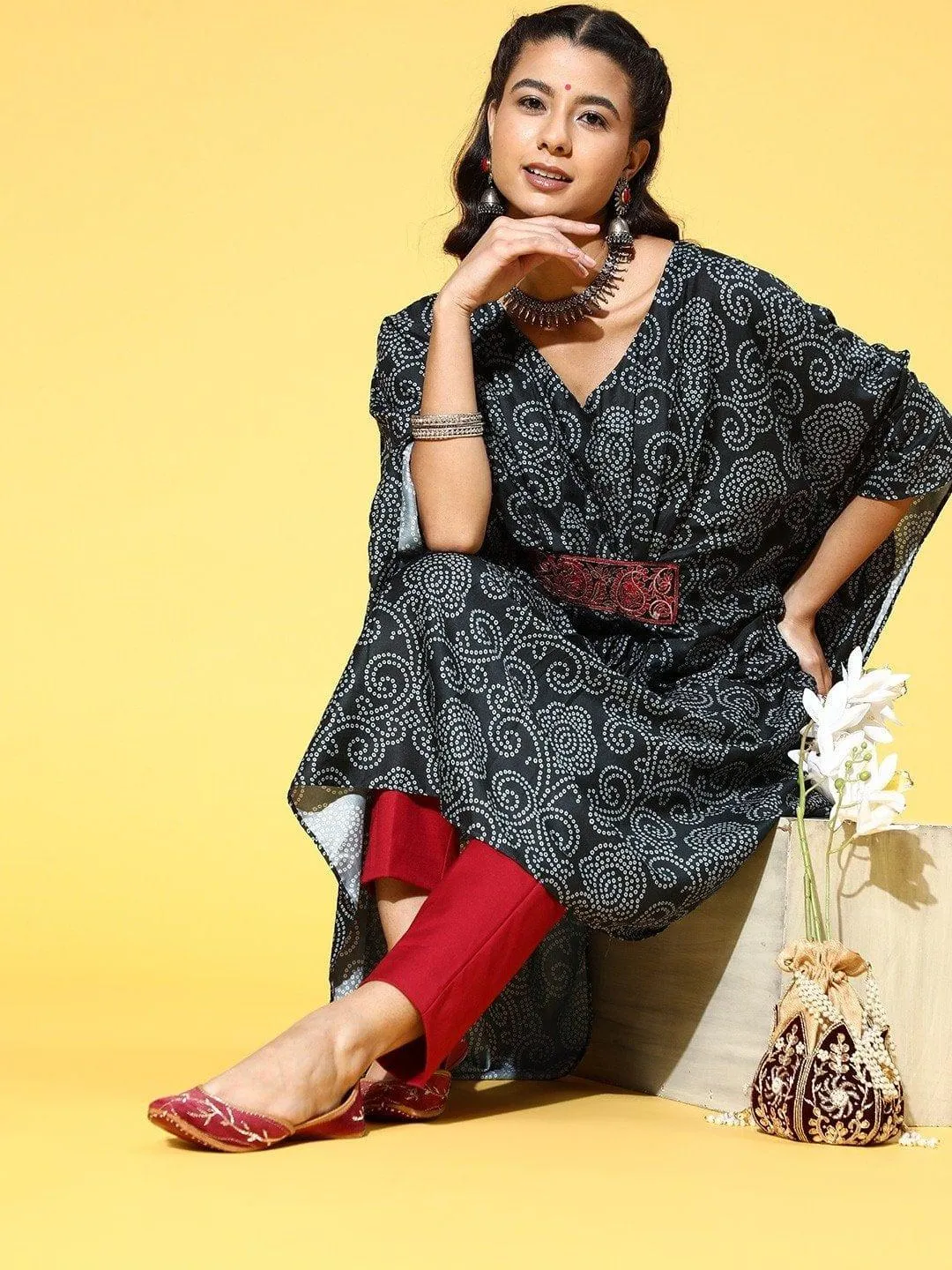 Bandhani Digital Printed Kaaftan With V-Neckline And Having Pleats And Emroidery At Waist