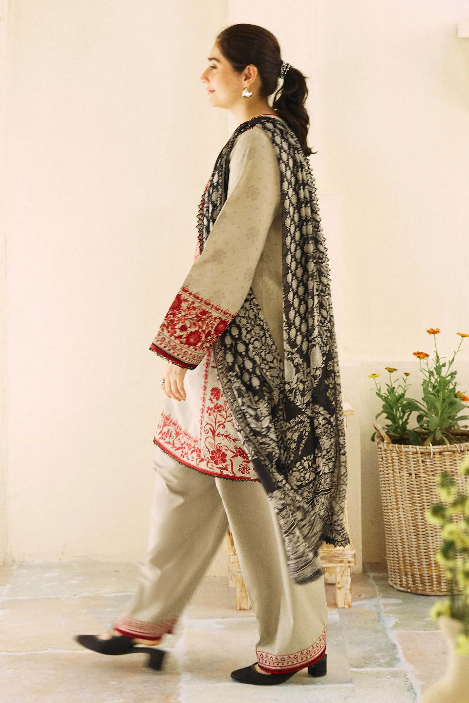 Zara Shahjahan X Durefishan · Coco Lawn Eid Edit 2024 – SABAH-D7